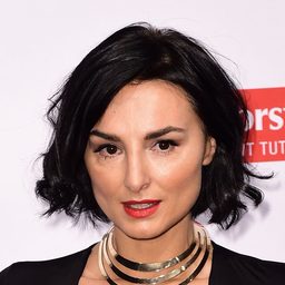 Mimi Fiedler - 紅酒燉香雞演員 飾演Maria