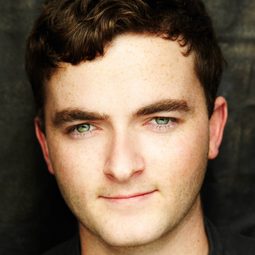 Sam Parsonson 飾演 Nick Bush
