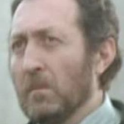 Louis Lyonnet 飾演 chef des mercenaires