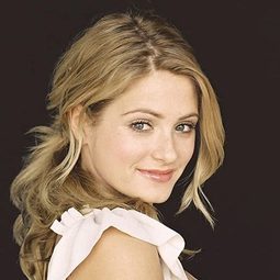 Cameron Goodman 飾演 Shelley