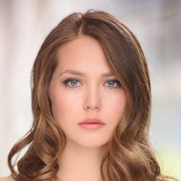 Rachel Drance 飾演 Rayna (voice)