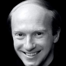 Sergey Bekhterev 飾演 Lensky