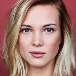 Floriane Bibauw 飾演 Petra