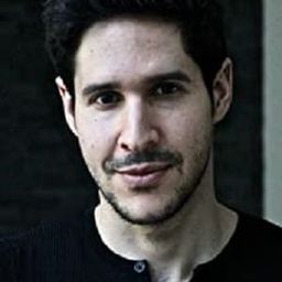 Ziad Abaza 飾演 James Lee