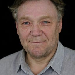 Ingmar Virta 飾演 Simon's Father