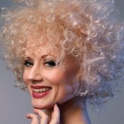 Kristina Bill - 亂世美人演員 飾演Irène de Valois