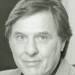 皮耶寇基 飾演 Paul Véronneau