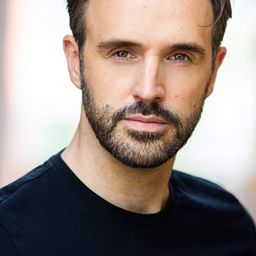 Michael Xavier - Into the Woods演員 飾演Wolf / Cinderella's Prince