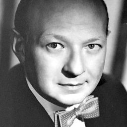 Robert H. Harris 飾演 Markham