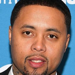 Jamal Trulove 飾演 Kofi