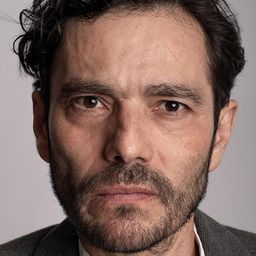 Waldo Facco 飾演 Jovenazo