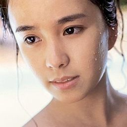 淺野愛子 飾演 Ayumi