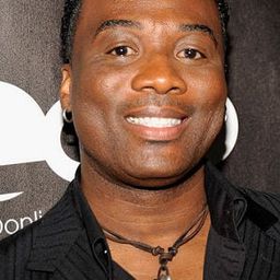 Rodney Chester 飾演 Alexis Carrington Colby Dexter