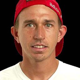 Joey Brezinski 飾演 