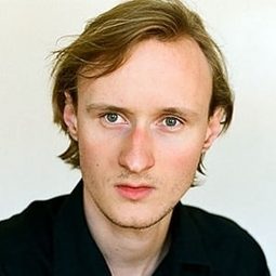 Sebastian Brandes - 計程車演員 飾演Taxifahrer