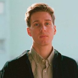 Mark Suciu 飾演 Self