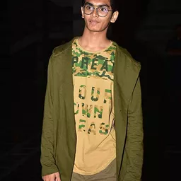 提斯·沙馬 飾演 Chintan Parekh