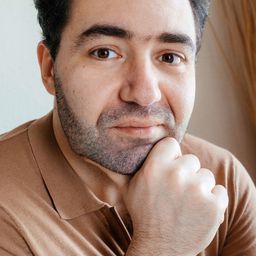 Roman Kanonik - 近距離演員 飾演Gavra