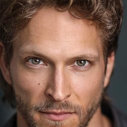 Jon Cor - Love on Safari演員 飾演Tom Anderson