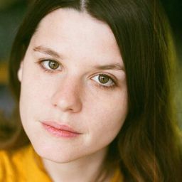 Lucie Guien 飾演 Robots en tout genre