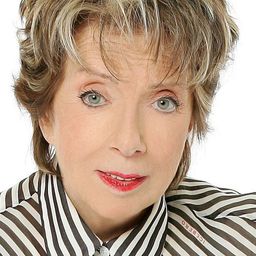 Marthe Mercadier 飾演 Antoinette Sophronides