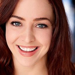 Kaitlin Mesh 飾演 Nicolette