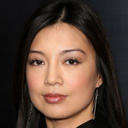 溫明娜 飾演 Esteemed Guest