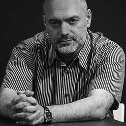 Boris Birman 飾演 Sasha