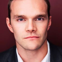 Andrew Bridges - 丹尼爾不是真的演員 飾演Richard