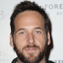 萊恩·歐南 飾演 Det. Matthews