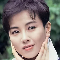 袁潔瑩 - 合家歡演員 飾演Girl Molested in MRT