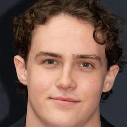 John Clofine 飾演 Young Kermit