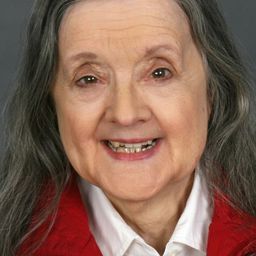 Anabel Graetz 飾演 Ruth