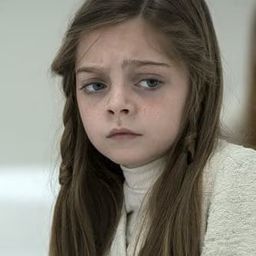 Rebeka Rea 飾演 Jonge Racha