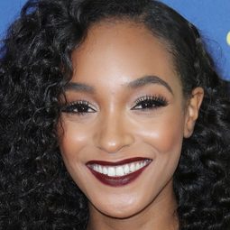 Jourdan Dunn 飾演 Conejo