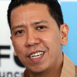 Auraeus Solito - The Blossoming of Maximo Oliveros導演