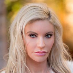 Tracy Lear 飾演 Lisa Jackson