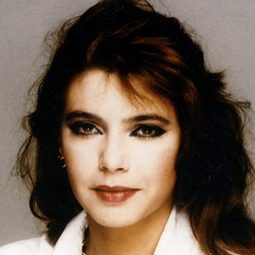 Nadia Mourouzi 飾演 Alexandre's Friend