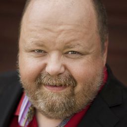 卡爾·莫魯斯 - 人生滑起來演員 飾演Kalle Moraeus