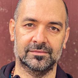 Mohammad Aghebati 飾演 Salehpour