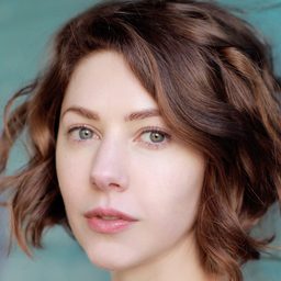 Catherine Steadman 飾演 Tilly