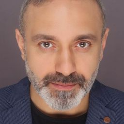 İrfan Kangı 飾演 Erdem Çökelek