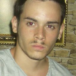 Salvatore Abruzzese 飾演 Toto