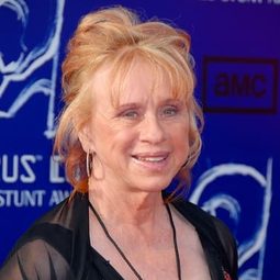 Jeannie Epper - 死亡直播演員 飾演Ms. Espinoza