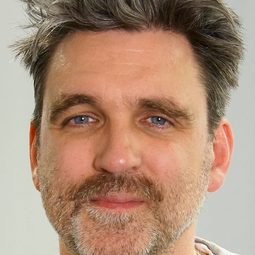 史巴斯蒂安史匹伯 - A Friend of Mine導演