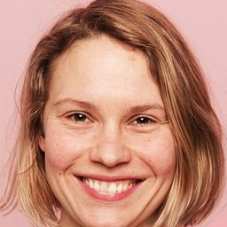 塞迪·哈爾拉 飾演 Laura