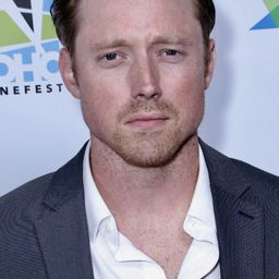 Michael Camp 飾演 Hiriam Bingham