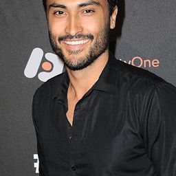 Jonny Cruz 飾演 Timmes