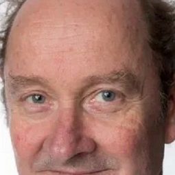 Paul Blackwell - 夜刑者演員 飾演Factory Worker