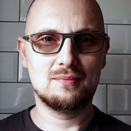 Adi Granov 飾演 Self